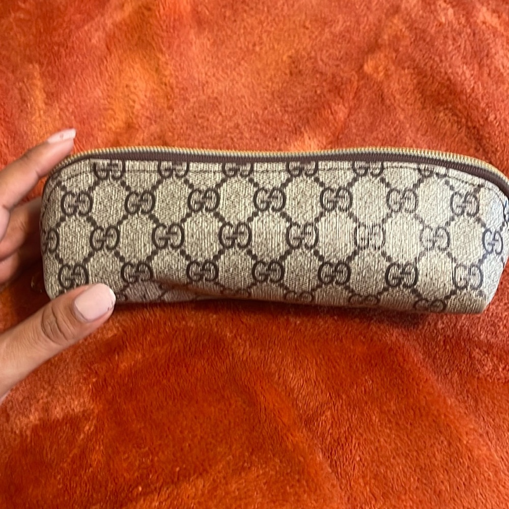 Pen/pencil case